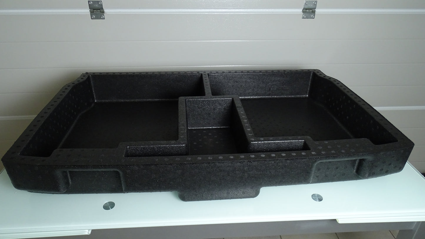 Storage trunk with lid 1670092380
