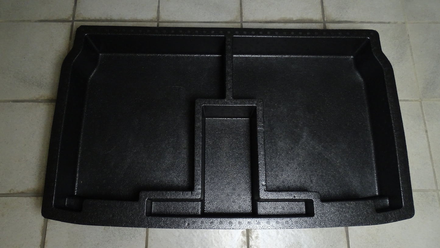 Storage trunk with lid 1670092380