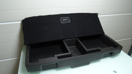 Storage trunk with lid 1670092380